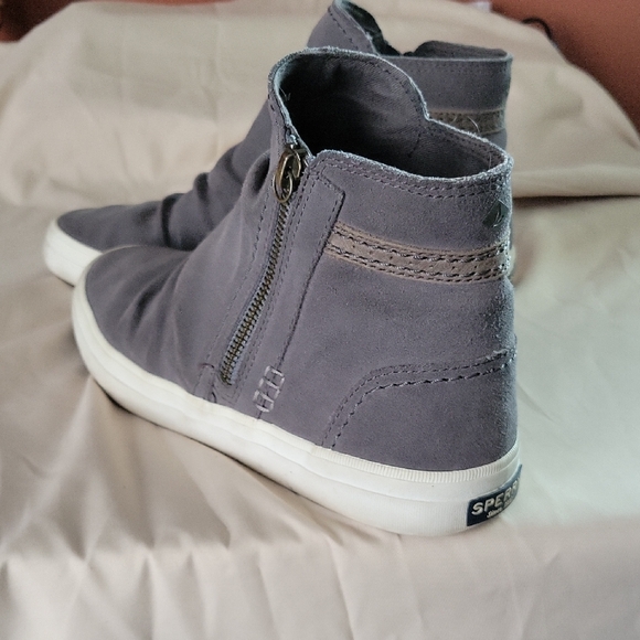 Women Sperry Charcoal High-Top Sneakers. Size 8m - Picture 1 of 11